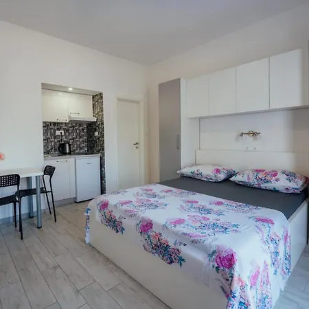 M&s Appartement Podstrana